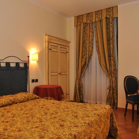 Hotel Urbano V Montefiascone Eksteriør bilde