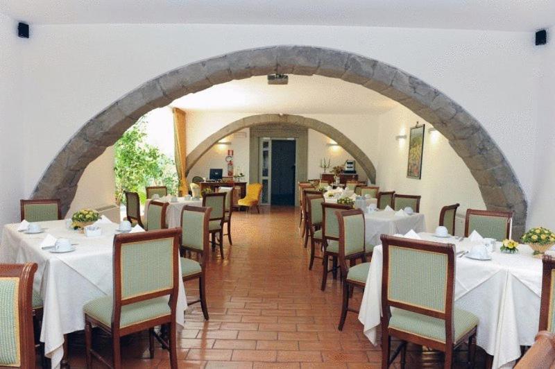 Hotel Urbano V Montefiascone Eksteriør bilde