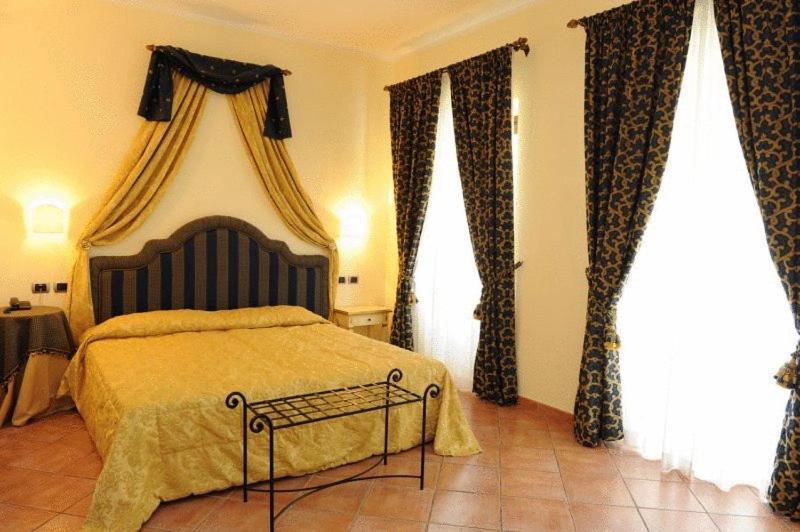 Hotel Urbano V Montefiascone Eksteriør bilde