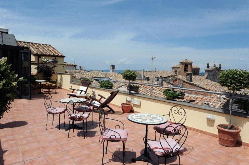 Hotel Urbano V Montefiascone Eksteriør bilde