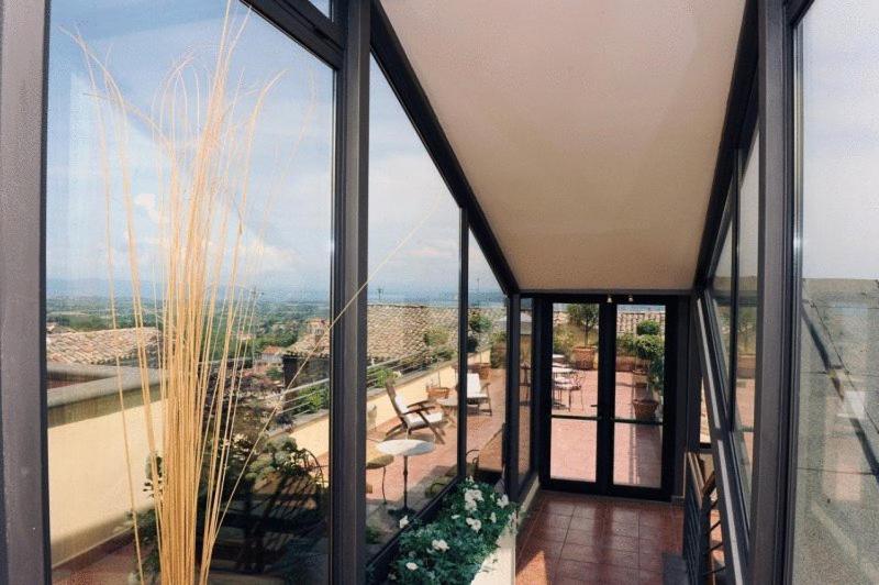 Hotel Urbano V Montefiascone Eksteriør bilde