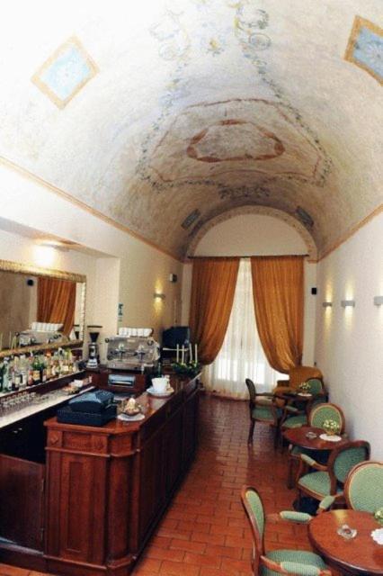 Hotel Urbano V Montefiascone Eksteriør bilde