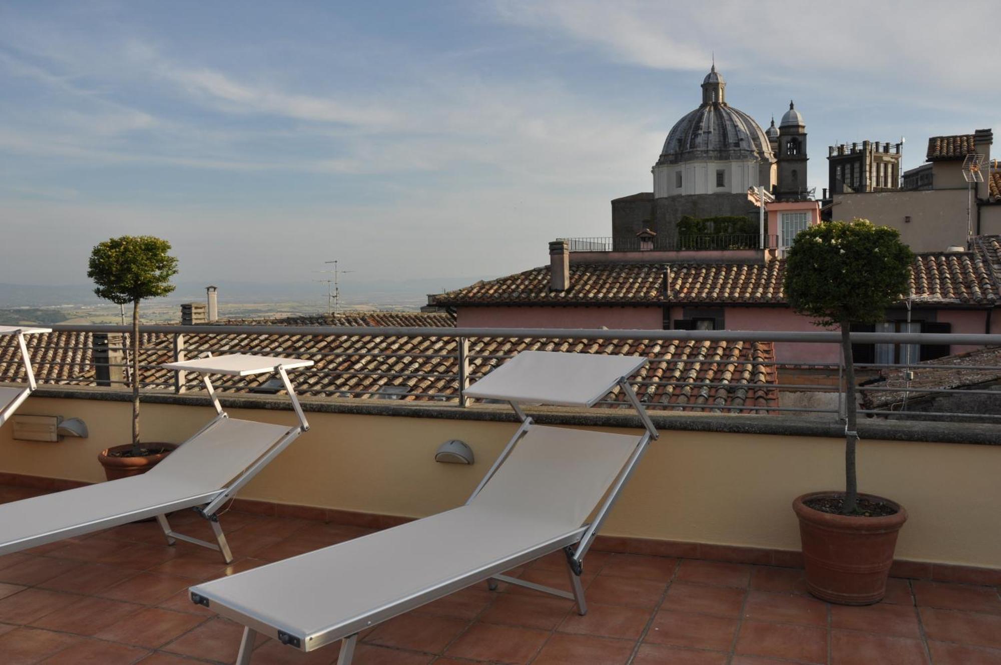 Hotel Urbano V Montefiascone Eksteriør bilde