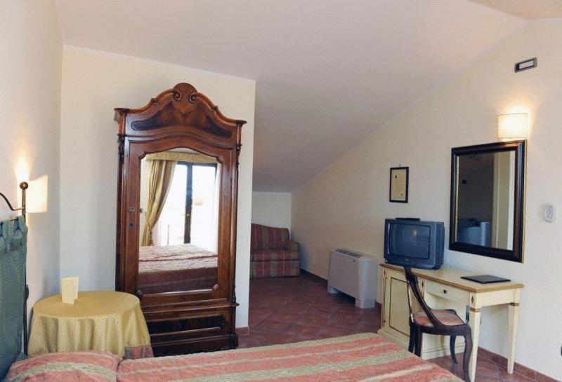 Hotel Urbano V Montefiascone Rom bilde